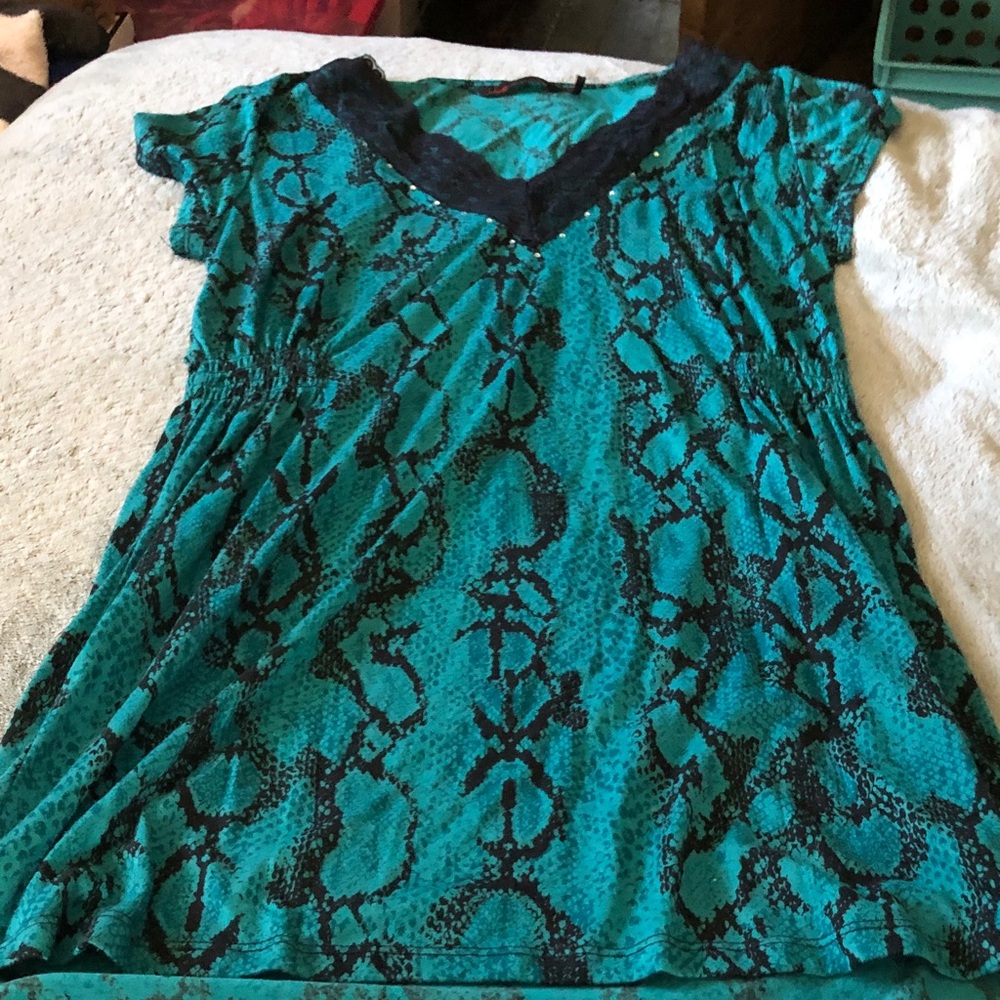 sofia by sofia vergara Teal Snake-Print V-Neck Top with Black Trim